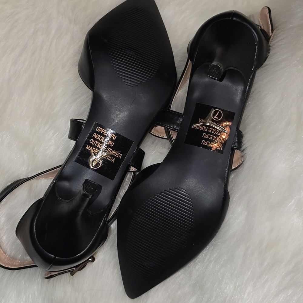 Chic Black Strappy Heels - Picture 8 of 9